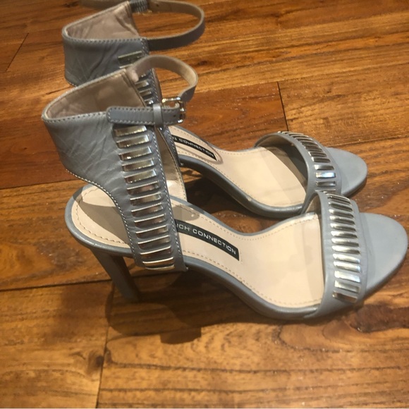 French connection studded high heel sandals size 7 grey/silver grommet details - Picture 10 of 15
